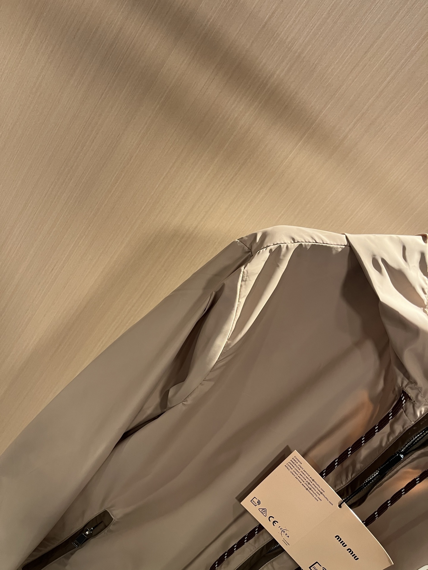 Hoodies & Sweatshirts