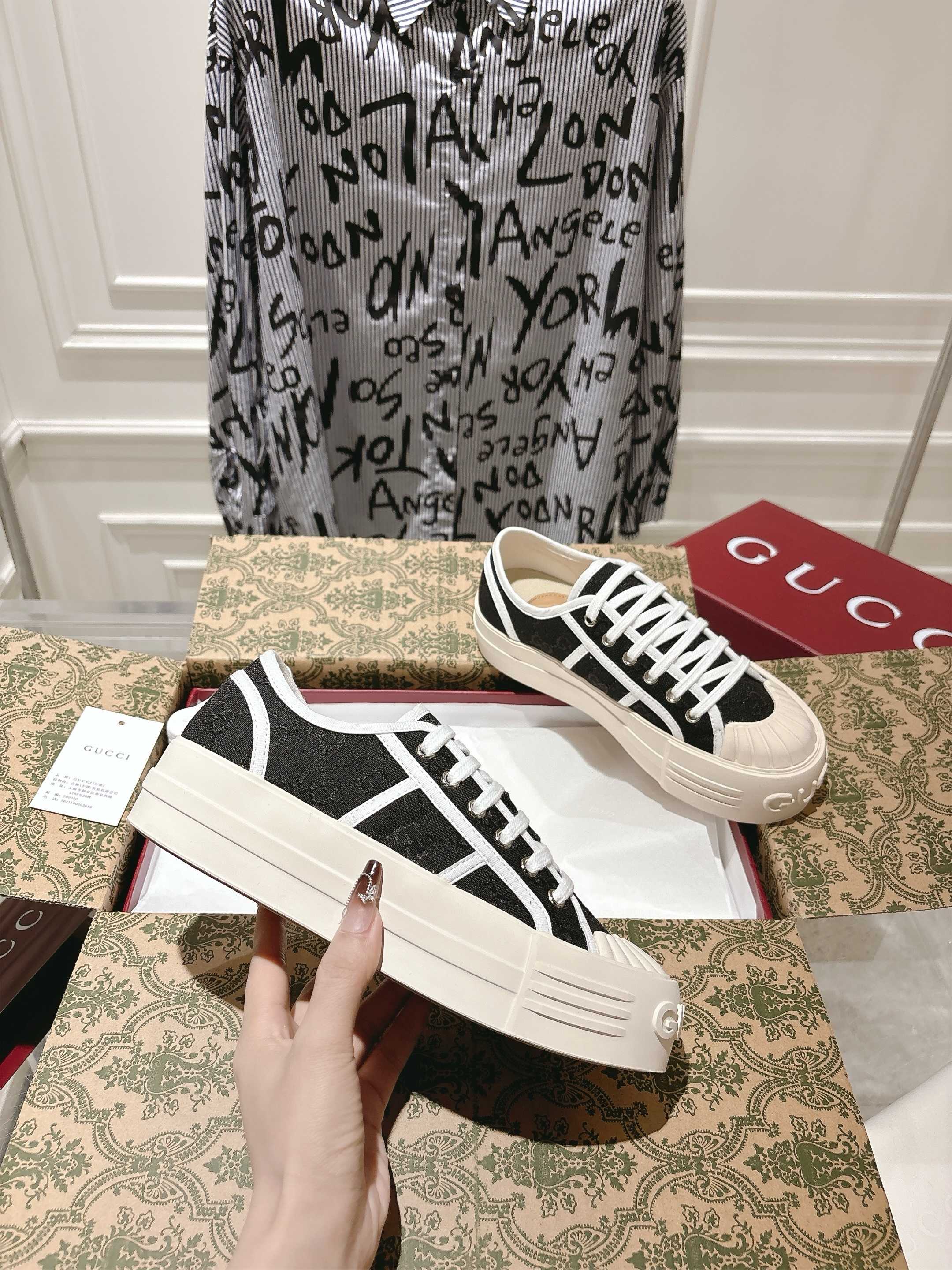 GucciShoes