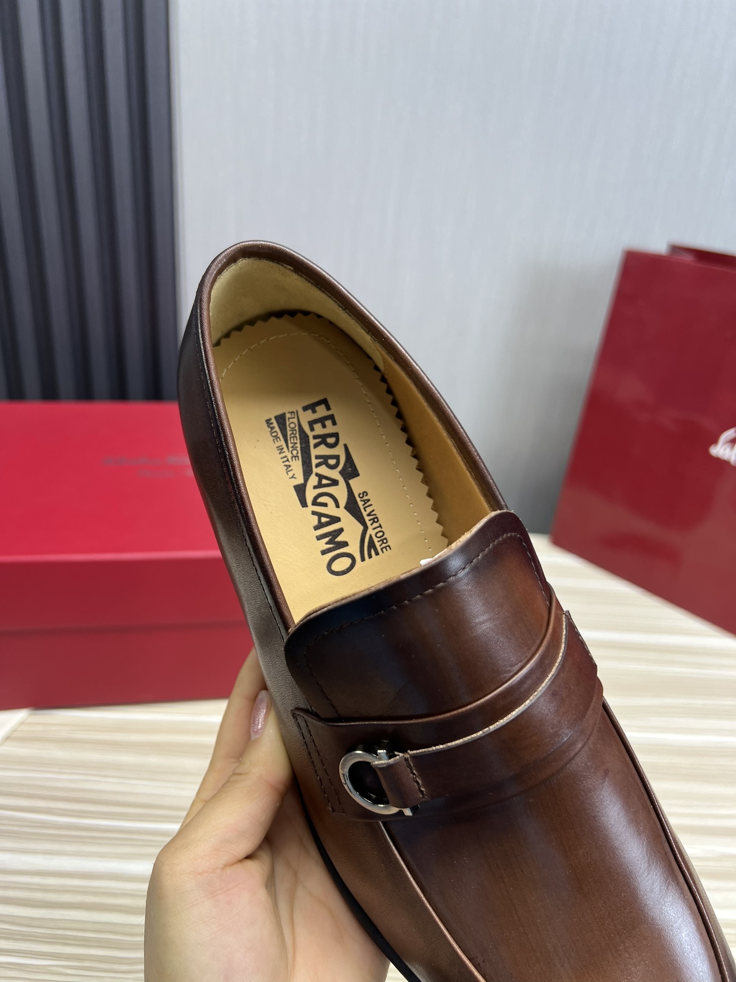 FerragamoSHOES