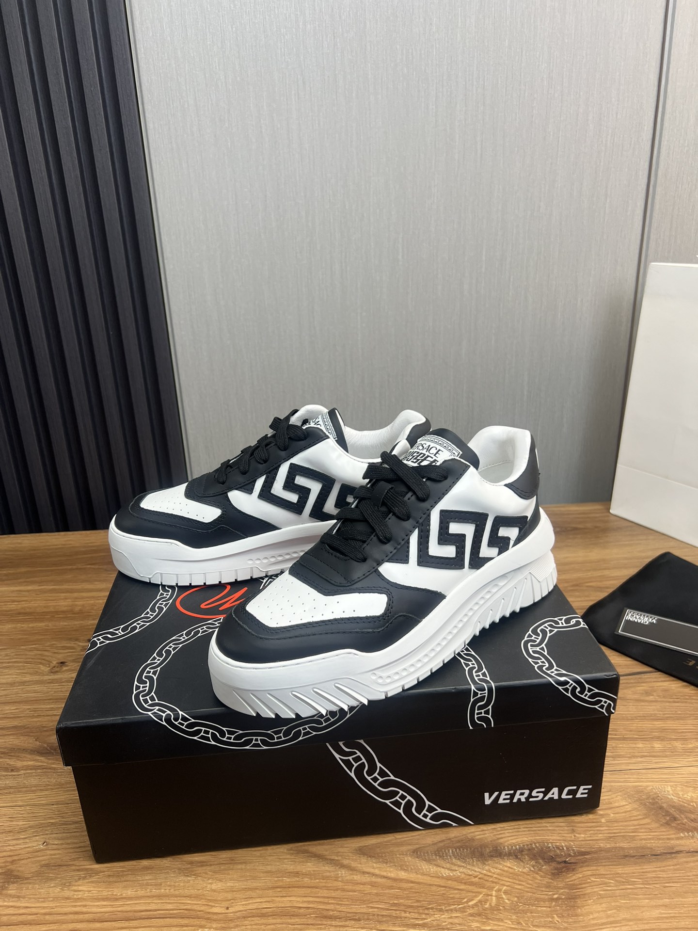 VersaceSHOES