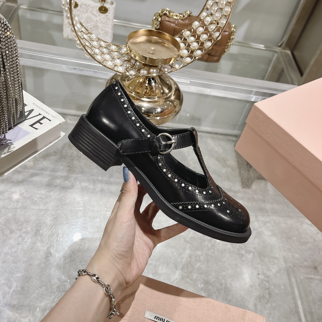 Womens shoes collection