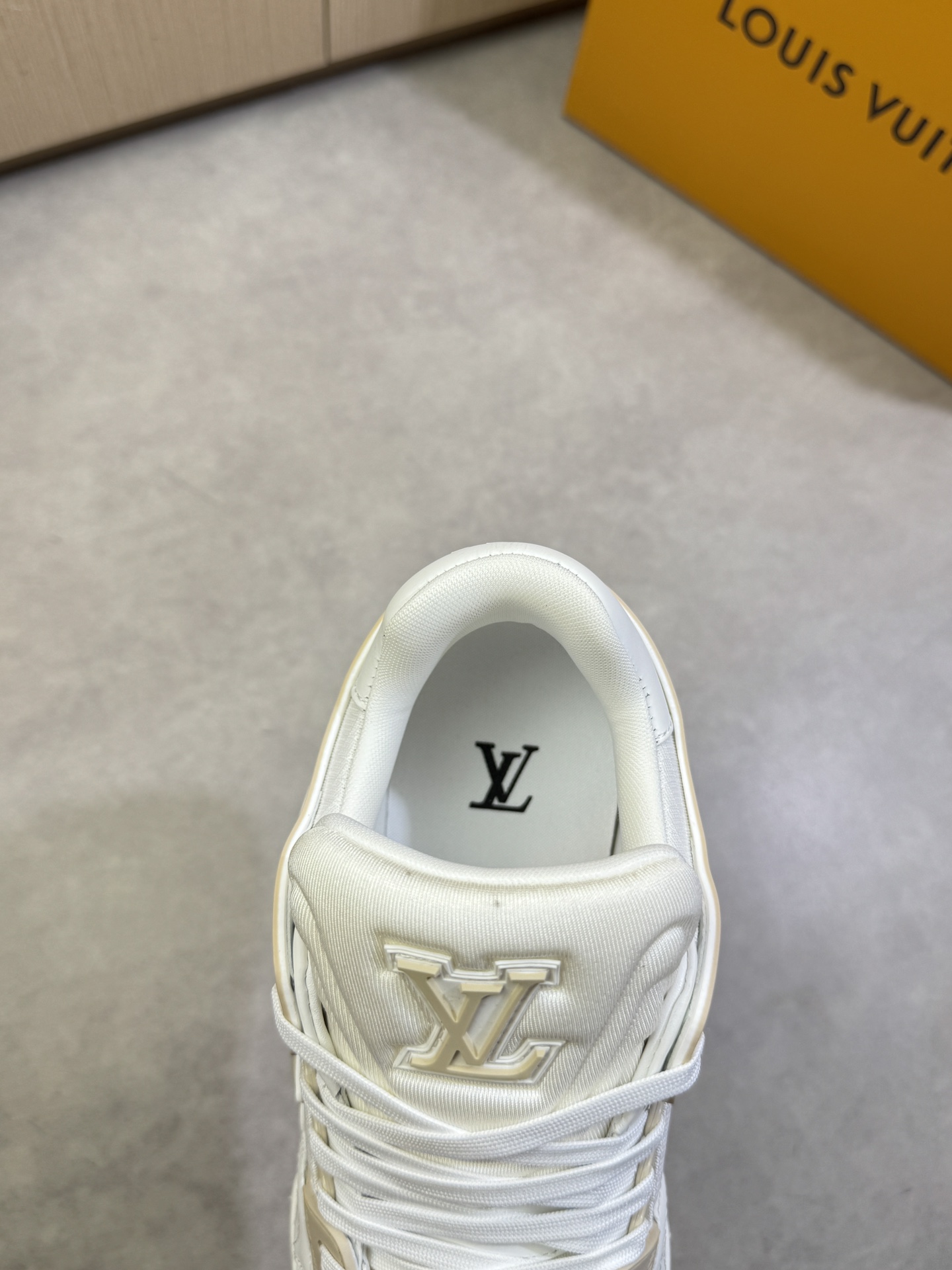 LVShoes