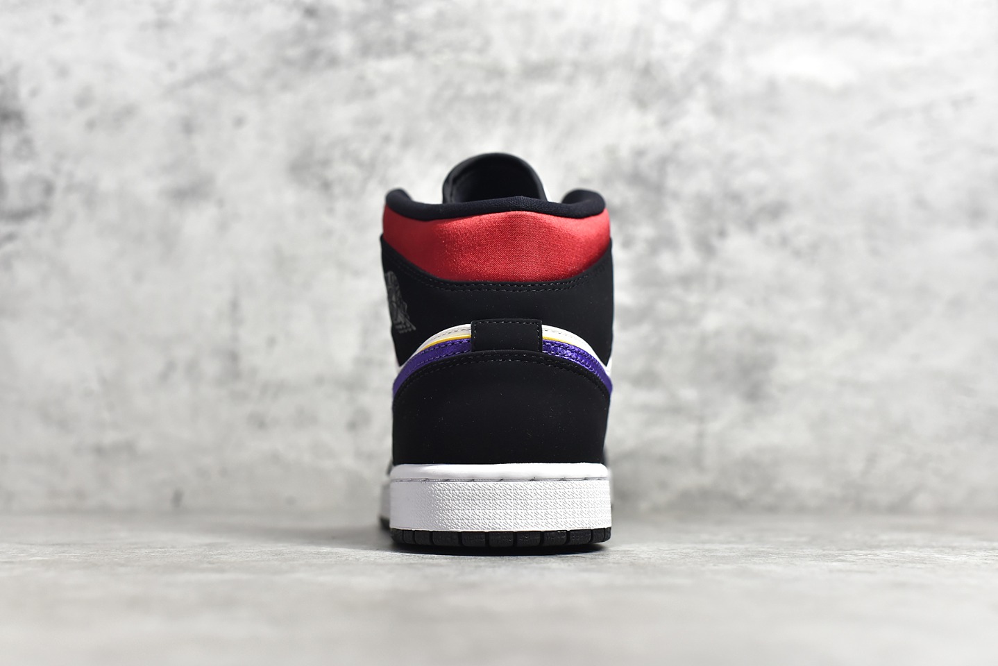 AirJordan1MidSHOES