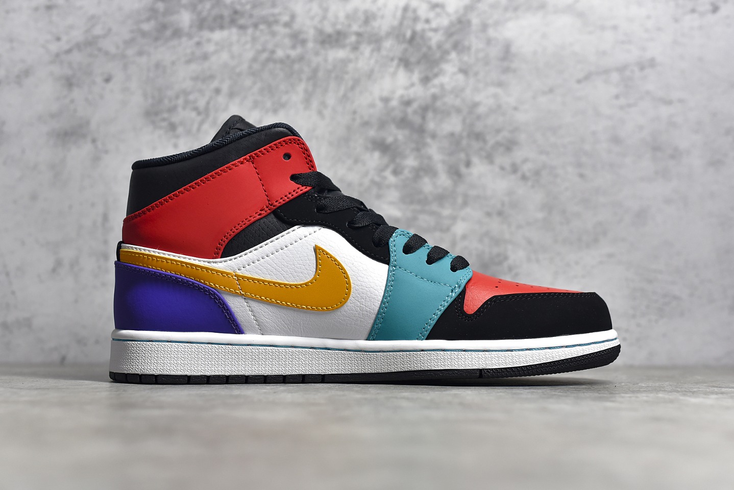 AirJordan1MidSHOES