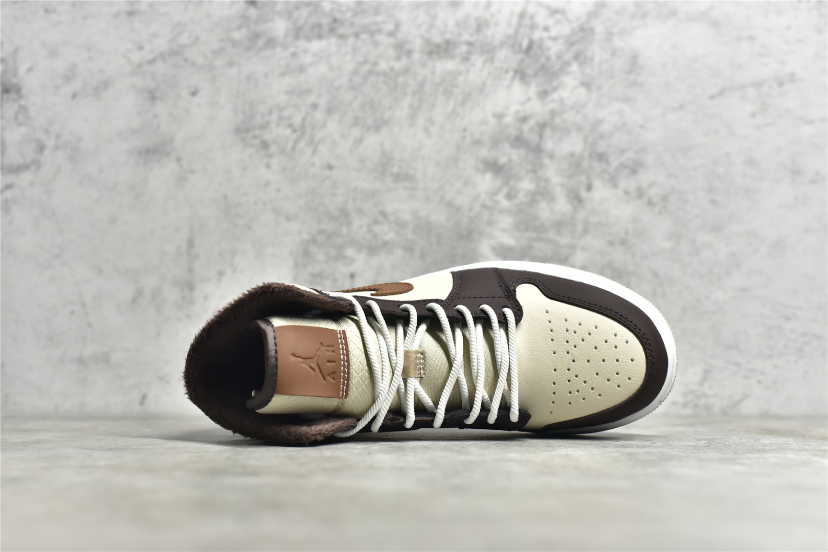 AirJordan1MidSHOES