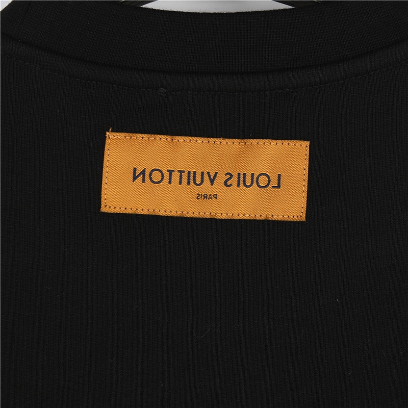 Hoodies & Sweatshirts