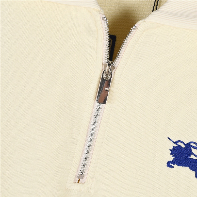 Hoodies & Sweatshirts