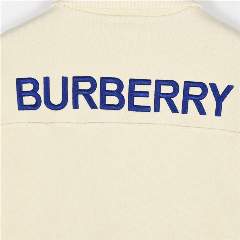 Hoodies & Sweatshirts