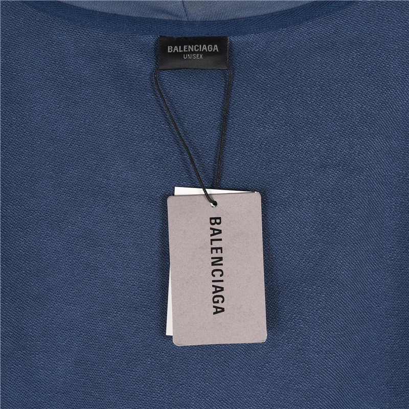 Hoodies & Sweatshirts