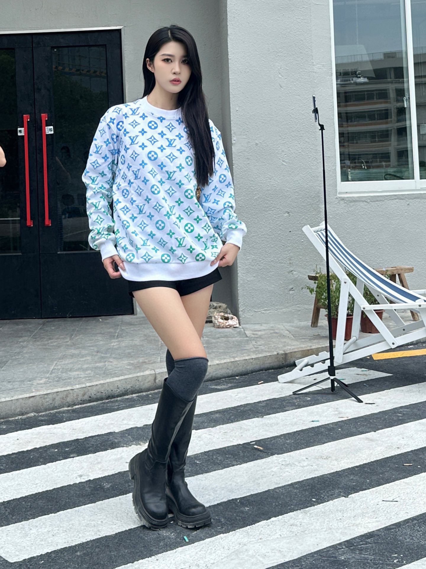 Hoodies & Sweatshirts